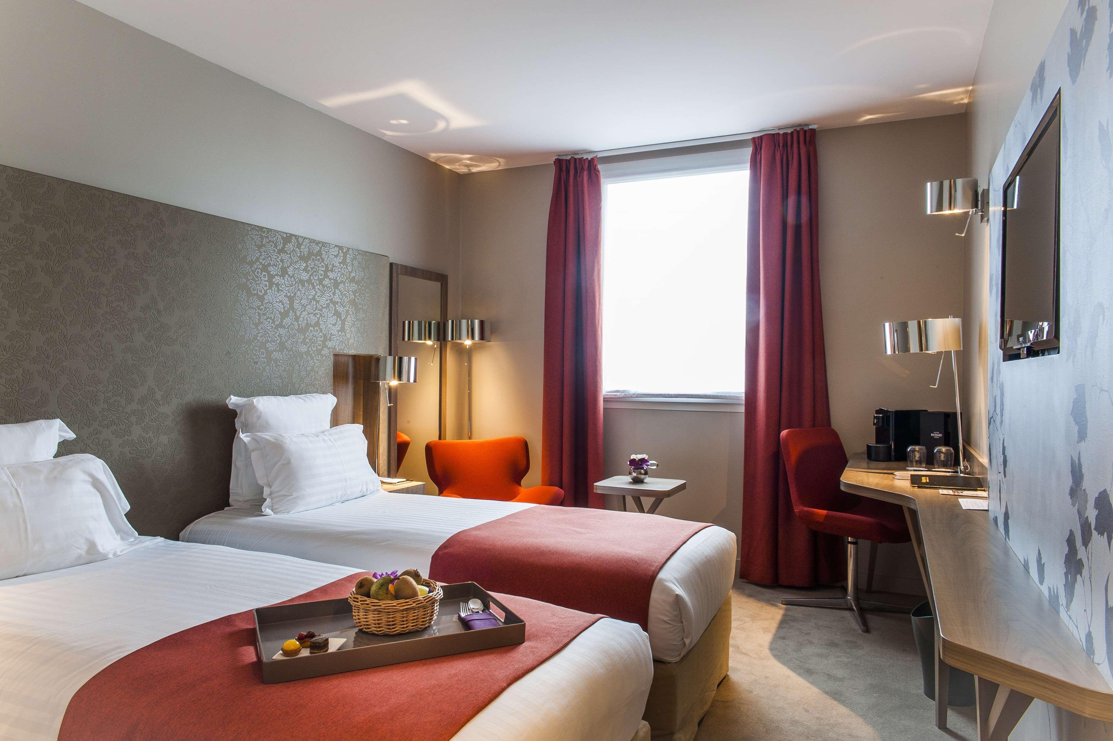 Best Western Plus Paris Velizy Exterior photo
