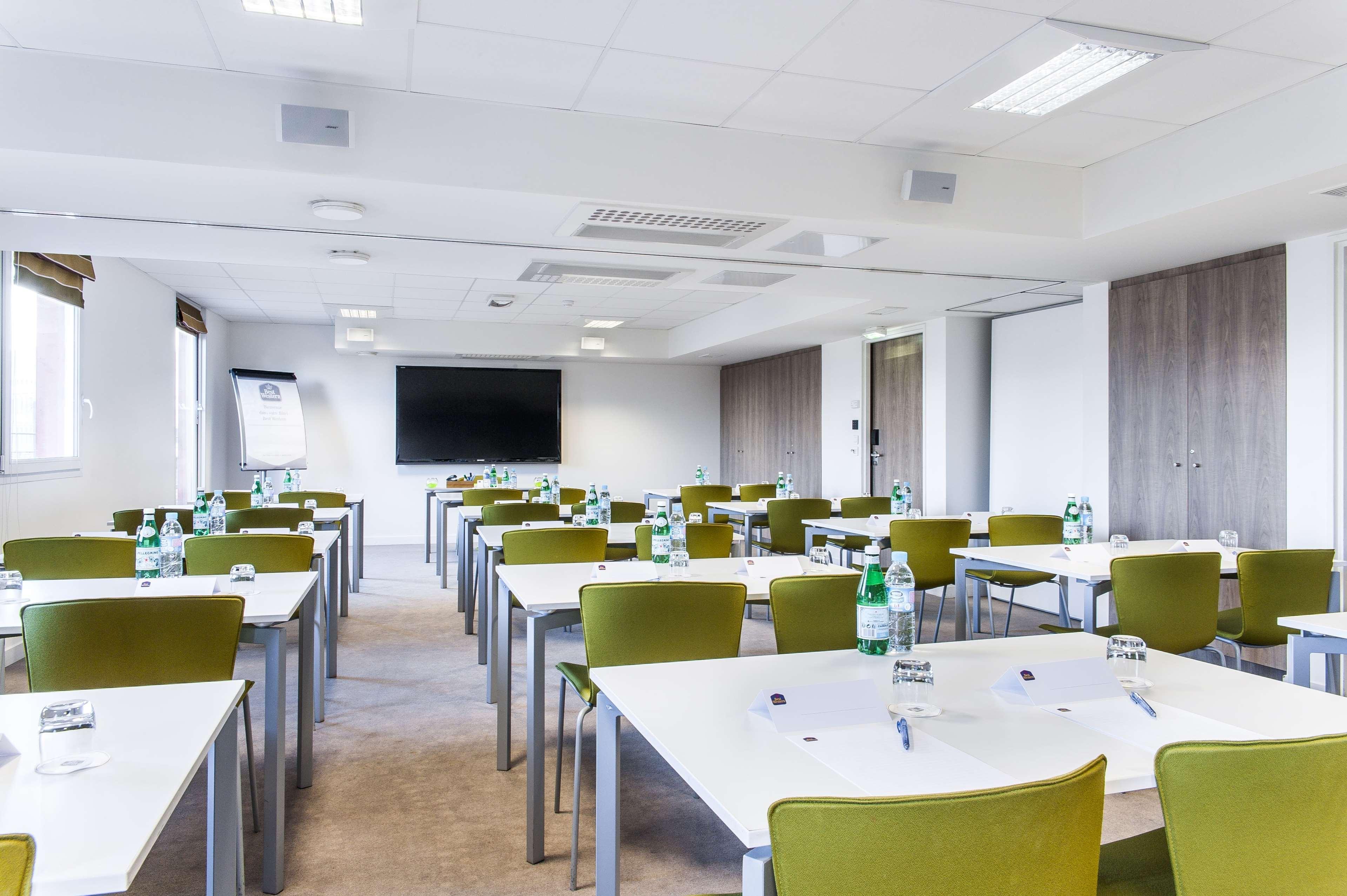 Best Western Plus Paris Velizy Exterior photo