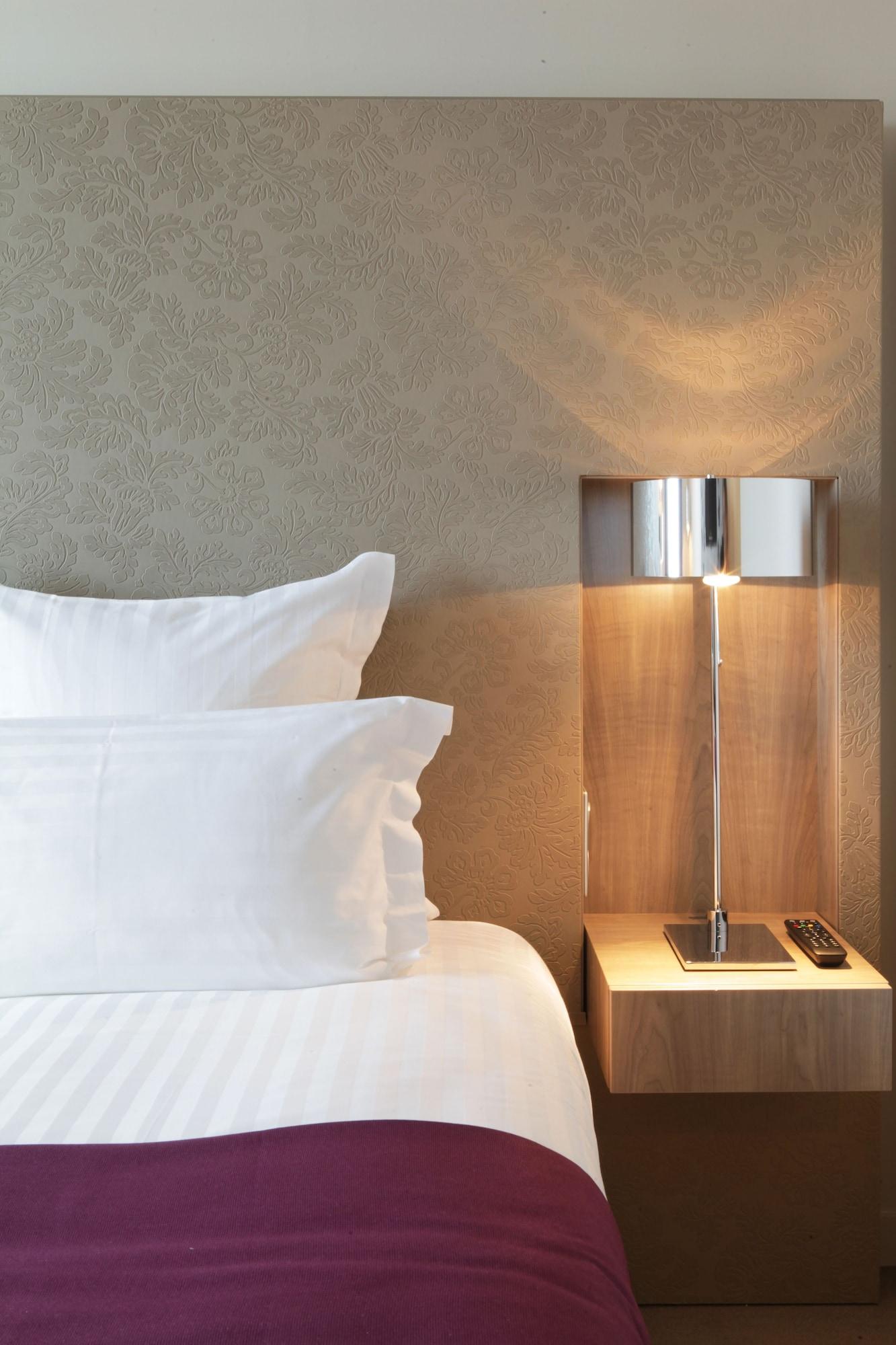 Best Western Plus Paris Velizy Exterior photo