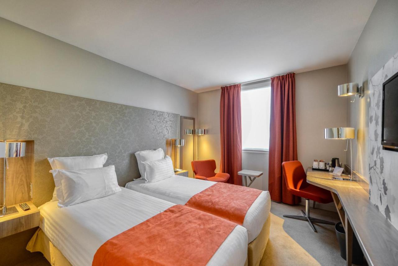 Best Western Plus Paris Velizy Exterior photo